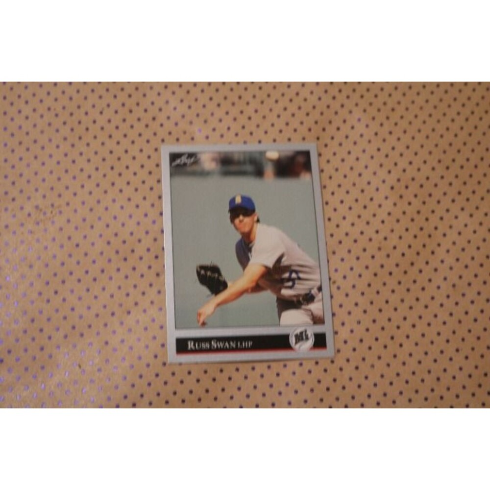 Russ Swan #203 Baseball Card (1992)